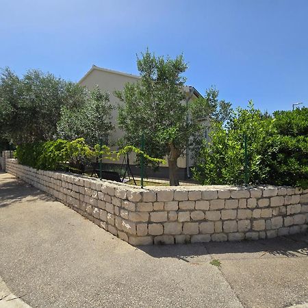 Apartman Nea Nin Exterior photo